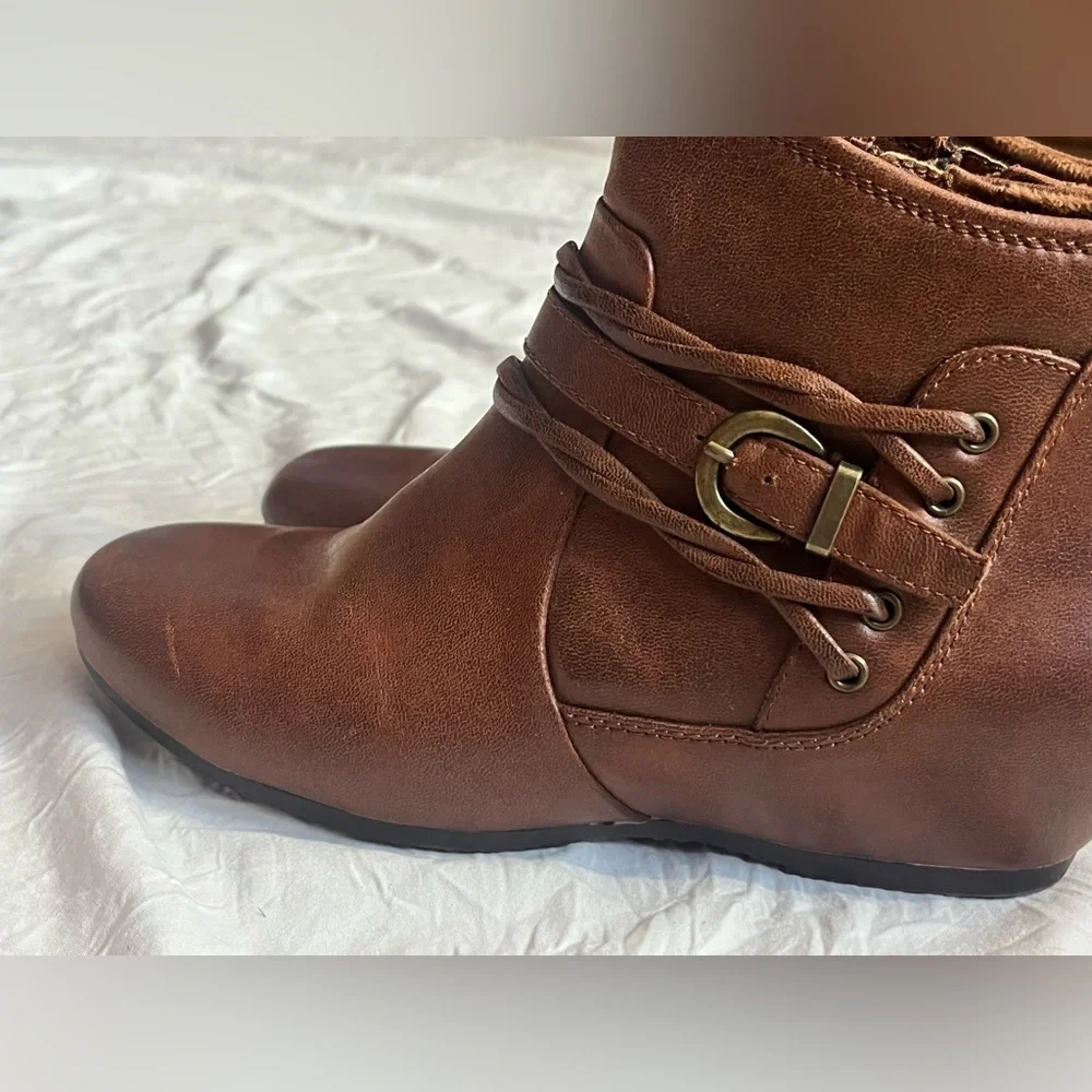 Rebound Patent Pending by Baretraps Women’s Wedge Brown Leather Boots Size 7.5